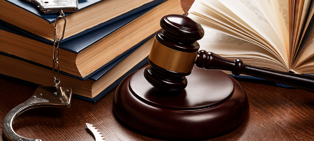 قبل از هر اقدامی در رابطه با موضوعات و مشکلات حقوقی نظر مشورتی وکیل خود را  بگیرید